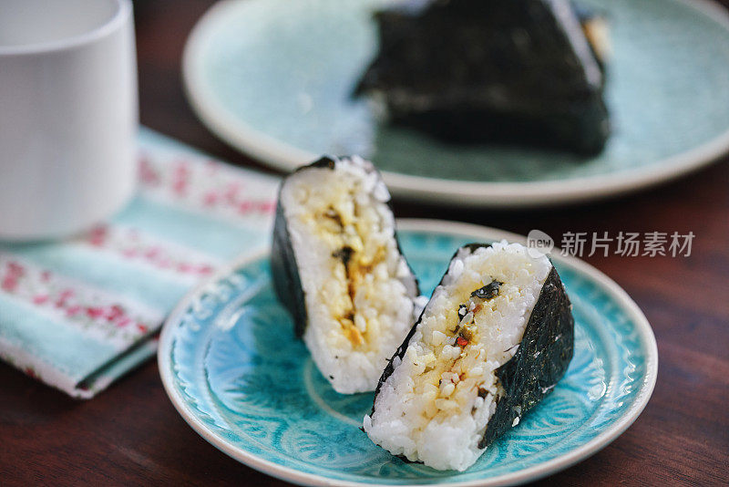 Onigiri (Omusubi) おにぎり